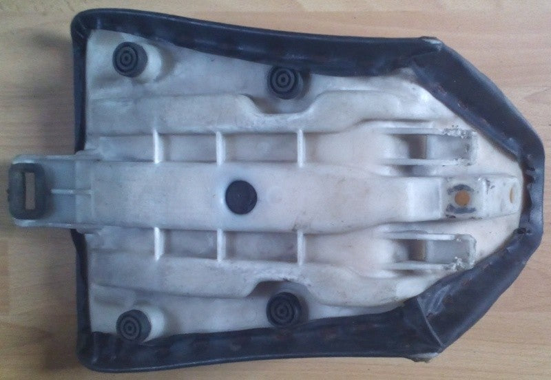 Selle pilote Yamaha 600 FZR 1989-1993 ref-00630