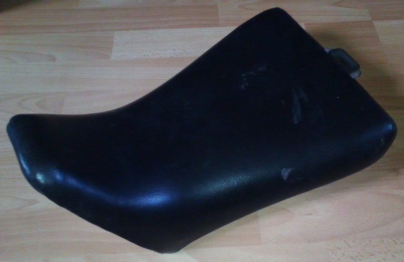 Selle pilote d'occasion pour Yamaha 600 FZR 1989-1993 3HE-24710-00 ref-00688