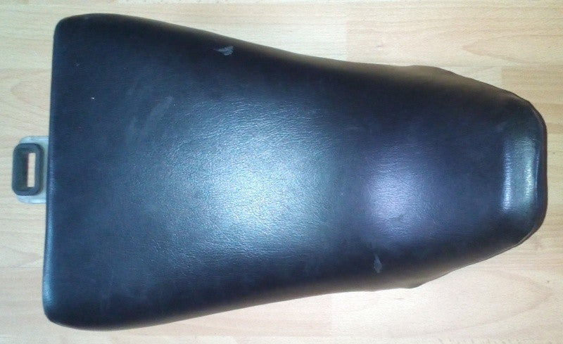 Selle pilote d'occasion pour Yamaha 600 FZR 1989-1993 3HE-24710-00 ref-00688
