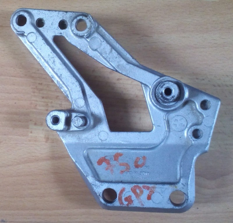 Platine repose pied Kawasaki GPX 750 R 1989-1990 ref-00752