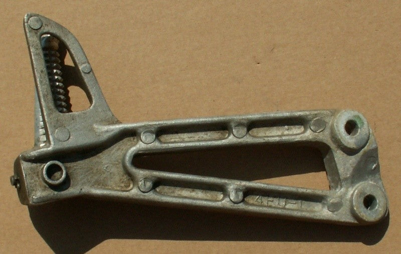 Repose pied passager Yamaha 125 TDR 1993-2002 ref-01050