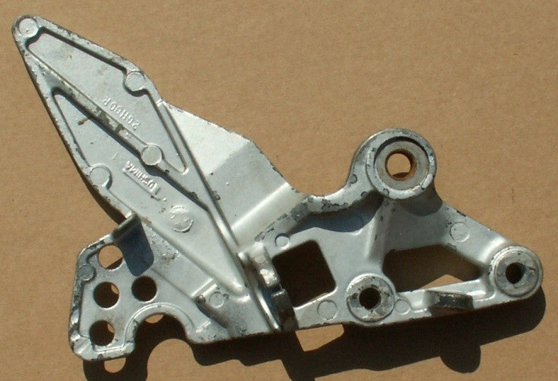 Repose pied pilote Yamaha 1000 FZR 1987-1988 ref-01052