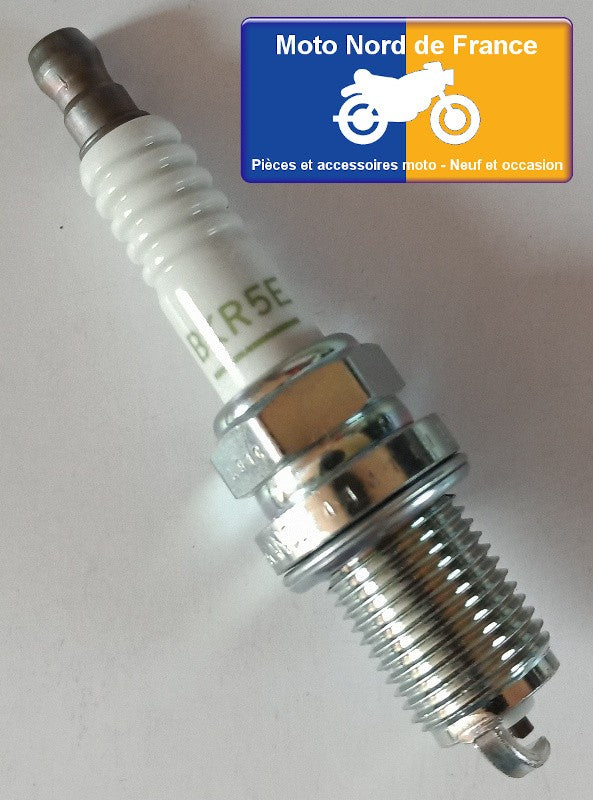 Bougie d'allumage NGK type BKR5E (7938)