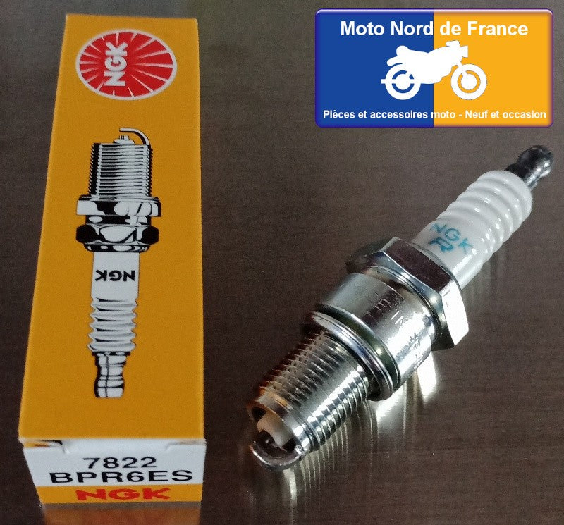 Bougie d'allumage NGK type BPR6ES (7822)