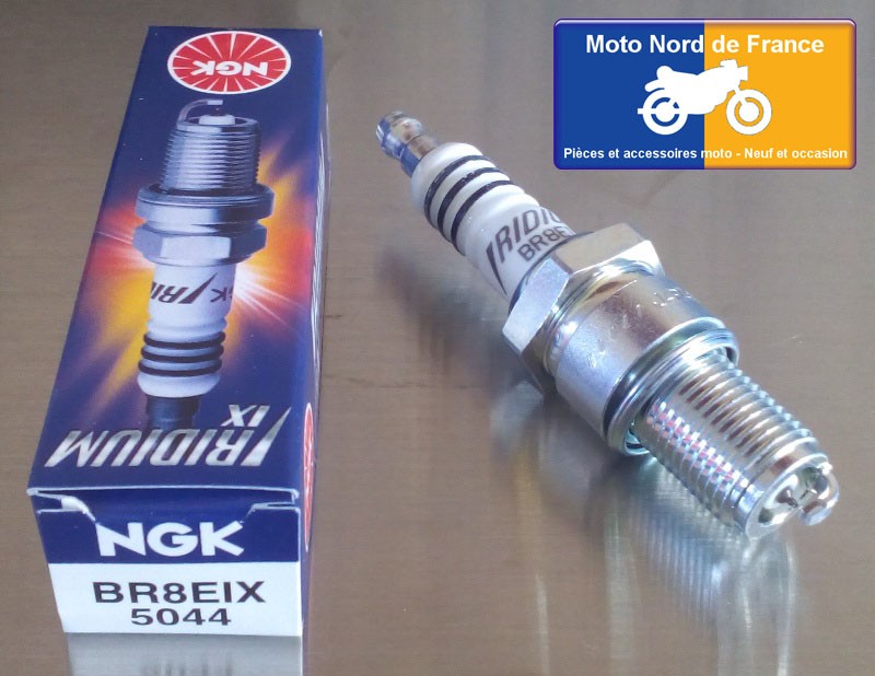 Bougie d'allumage NGK iridium type BR8EIX (5044)