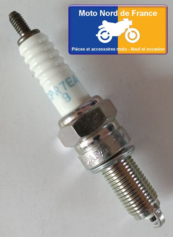 Bougie d'allumage NGK type CPR7EA-9 (3901)