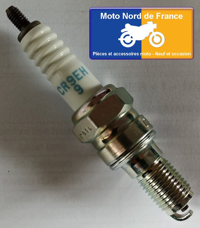 Bougie d'allumage NGK type CR9EH-9 (7502)
