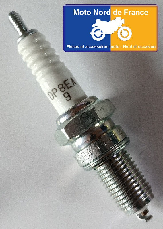 Bougie d'allumage NGK type DP8EA-9 (5829)