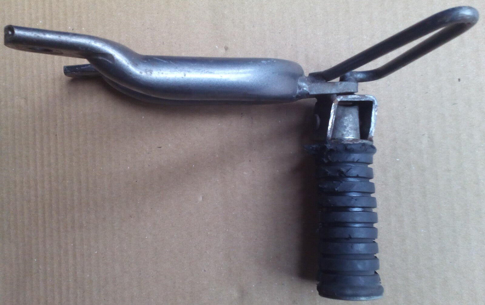 Repose pied Yamaha XT 600 1986