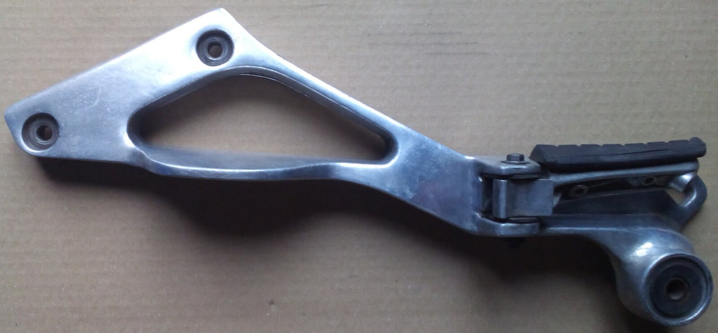 Repose pied Yamaha 850 TDM 1996-2001 ref.00346