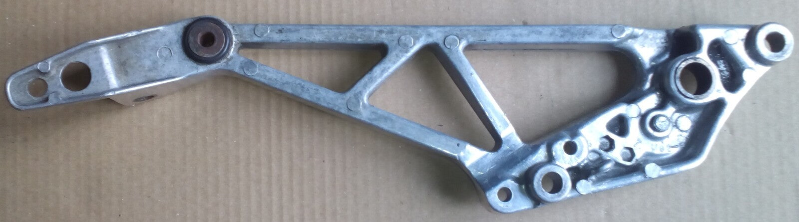 Platine repose pied Honda VF 750 F 1983-1984