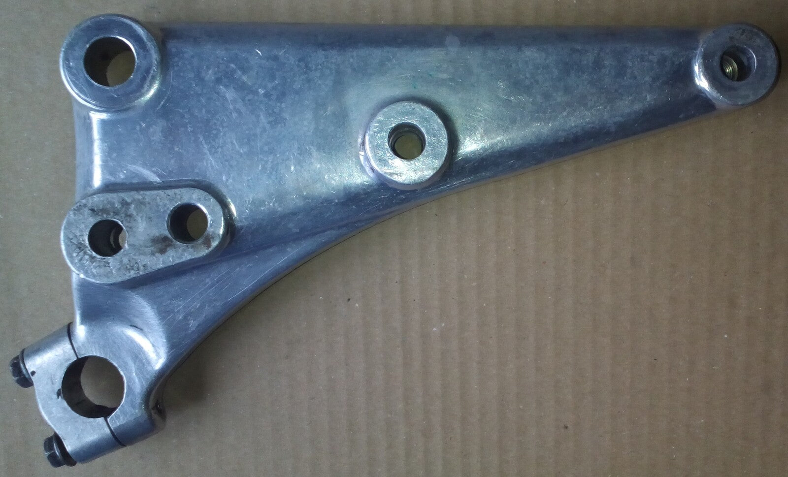 Platine repose pied Honda CB 125 Twin 1978-1981 ref. 00377