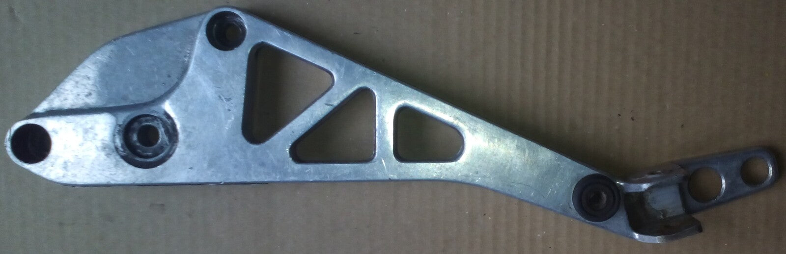 Platine repose pied Honda VF 400 1983-1984