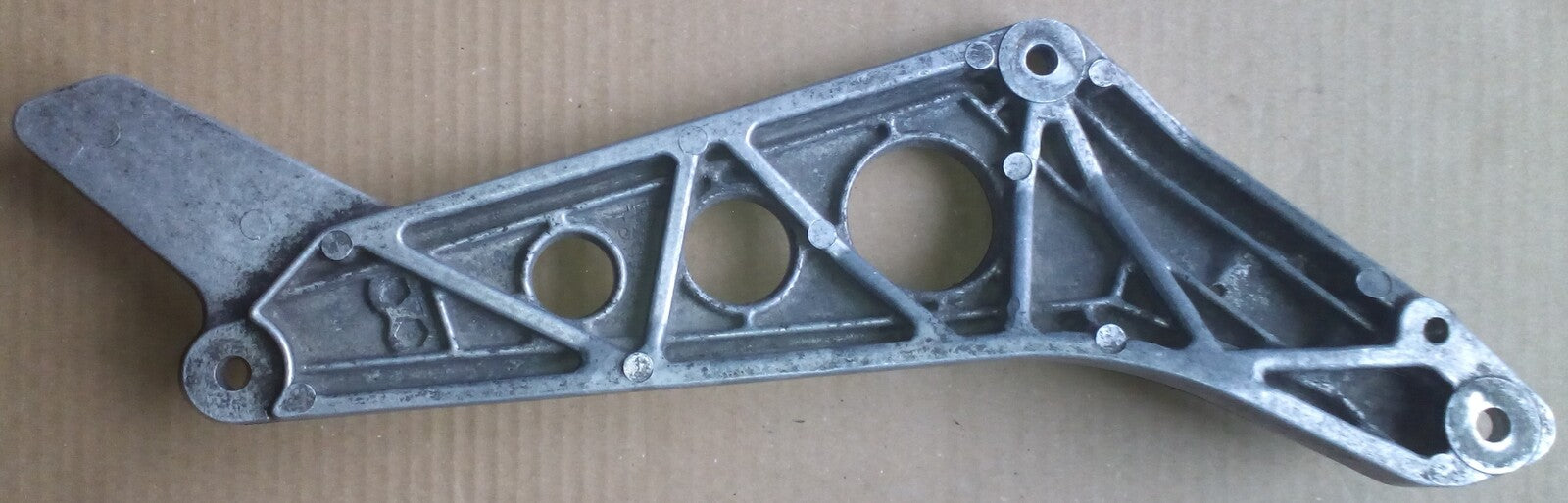 Platine repose pied Honda 600-650 NTV 1988-1991