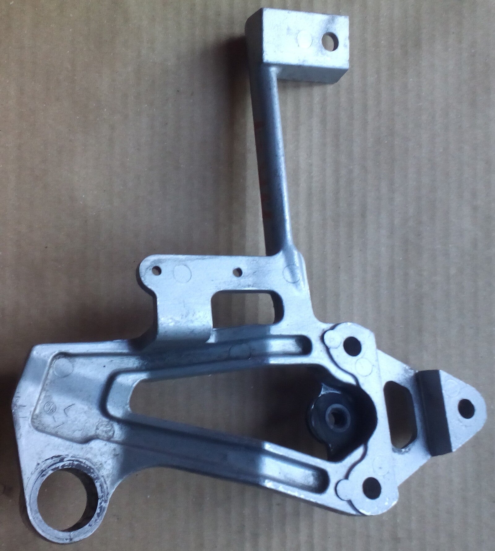 Platine repose pied Kawasaki 750 GPZ 1987-1990 ref. 00413