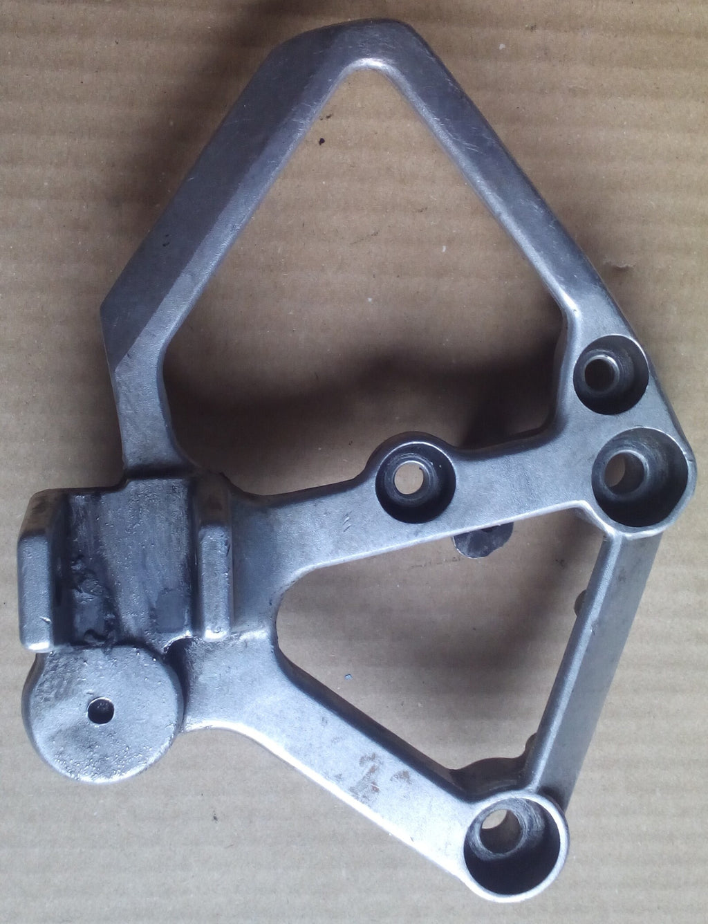 Platine repose pied Honda CBR 600 F 1987