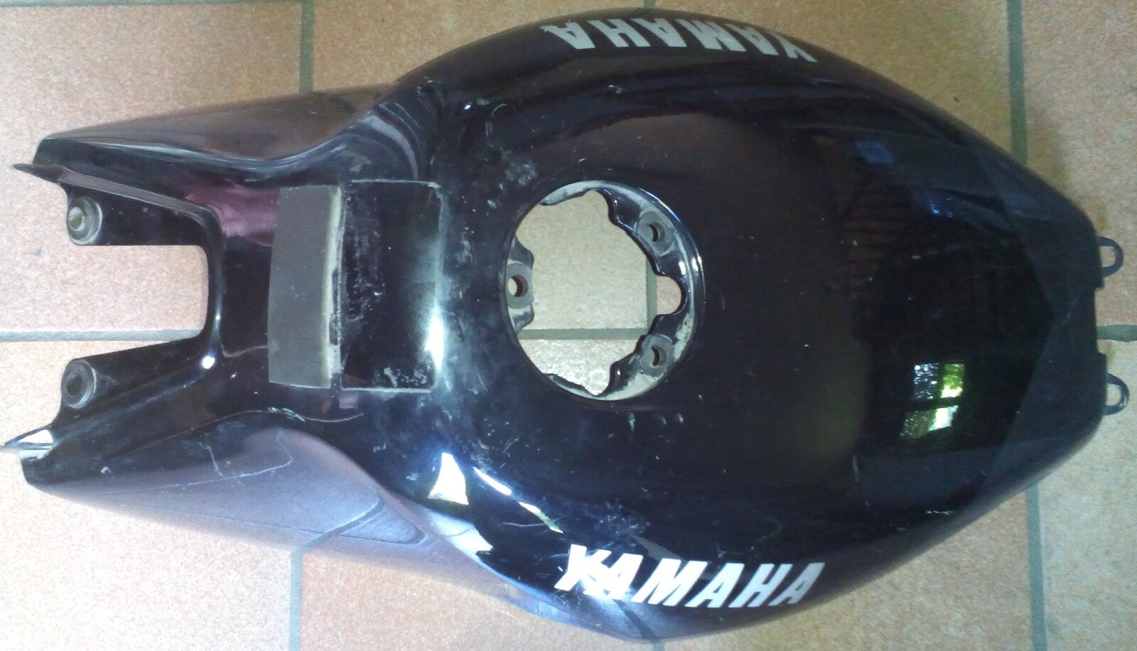 Capot de réservoir Yamaha FZR 600 1989-1997 ref-00268