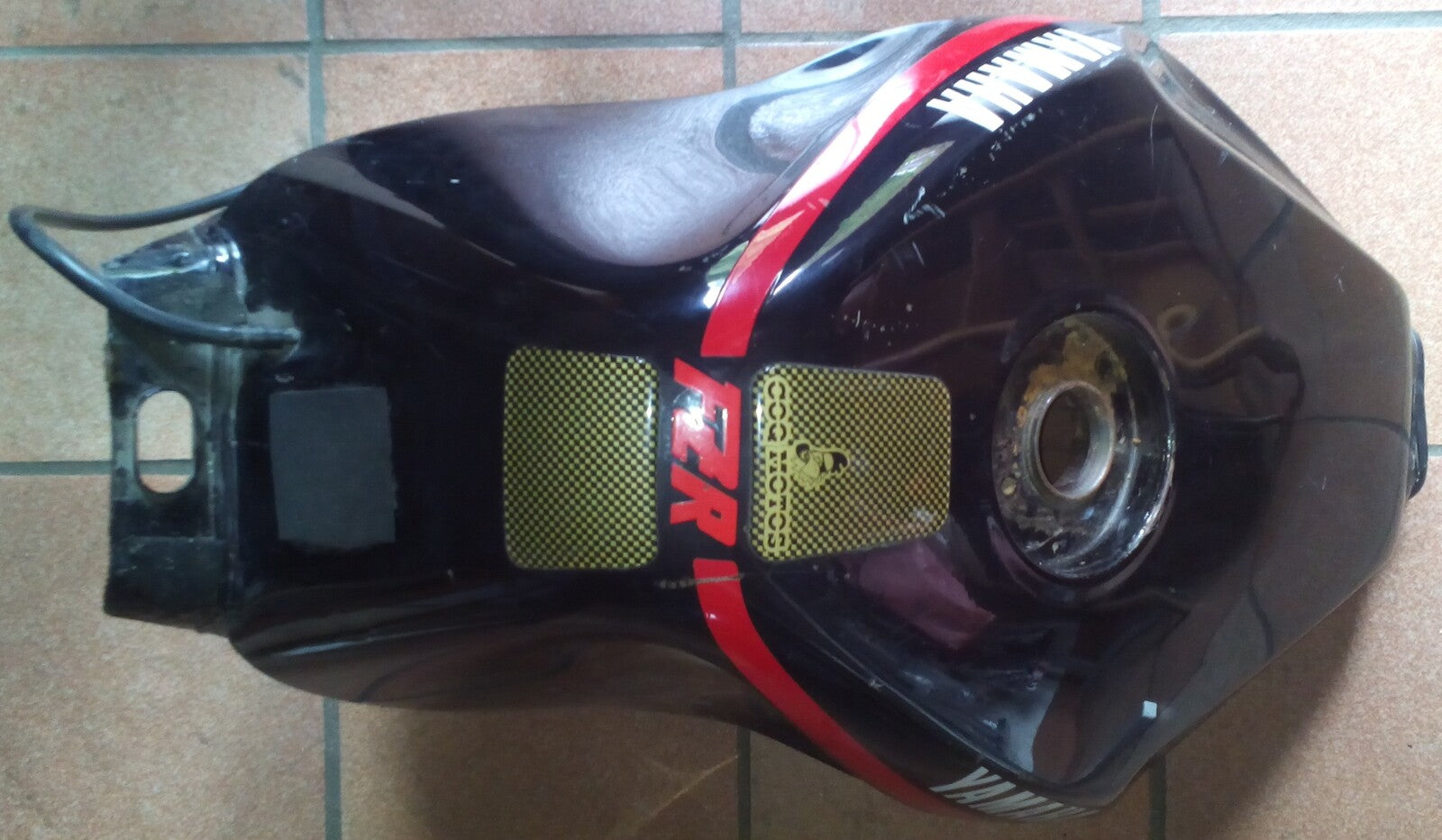 Réservoir Yamaha 600 FZR 1995 ref-00457