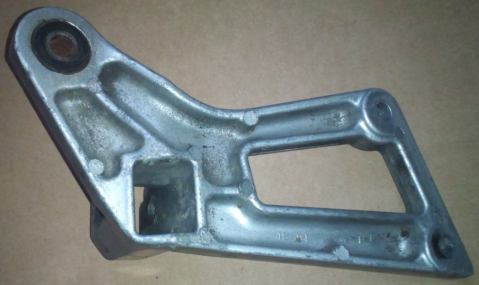 Platine repose pied Suzuki 1100 GSX-F 1988-1994 ref-00470