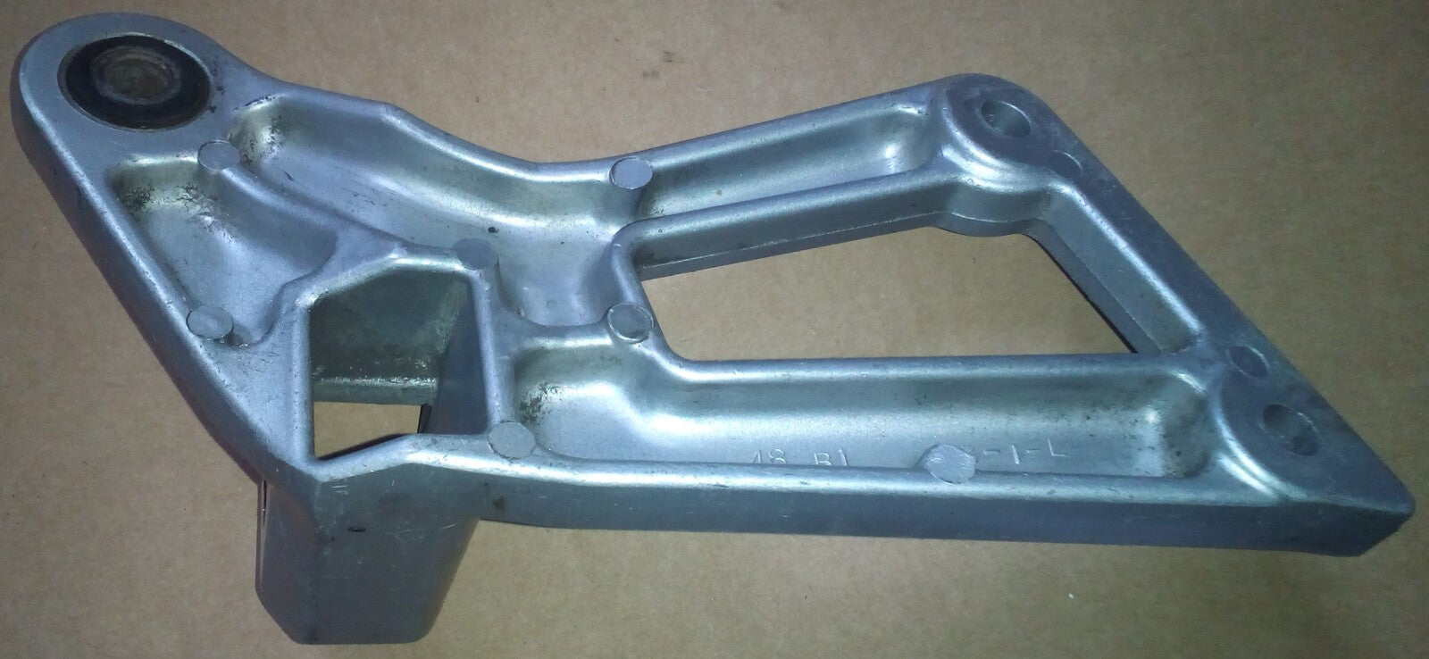 Platine repose pied Suzuki 1100 GSX-F 1988-1994 ref-00478