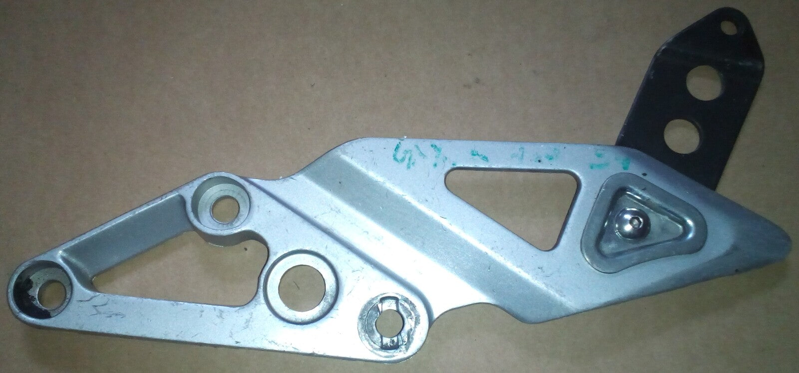 Platine repose pied Suzuki 1100 GSX-R 1993-1998 ref-00481