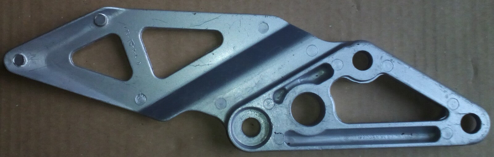 Platine repose pied Suzuki 1100 GSX-R 1993-1998 ref-00482