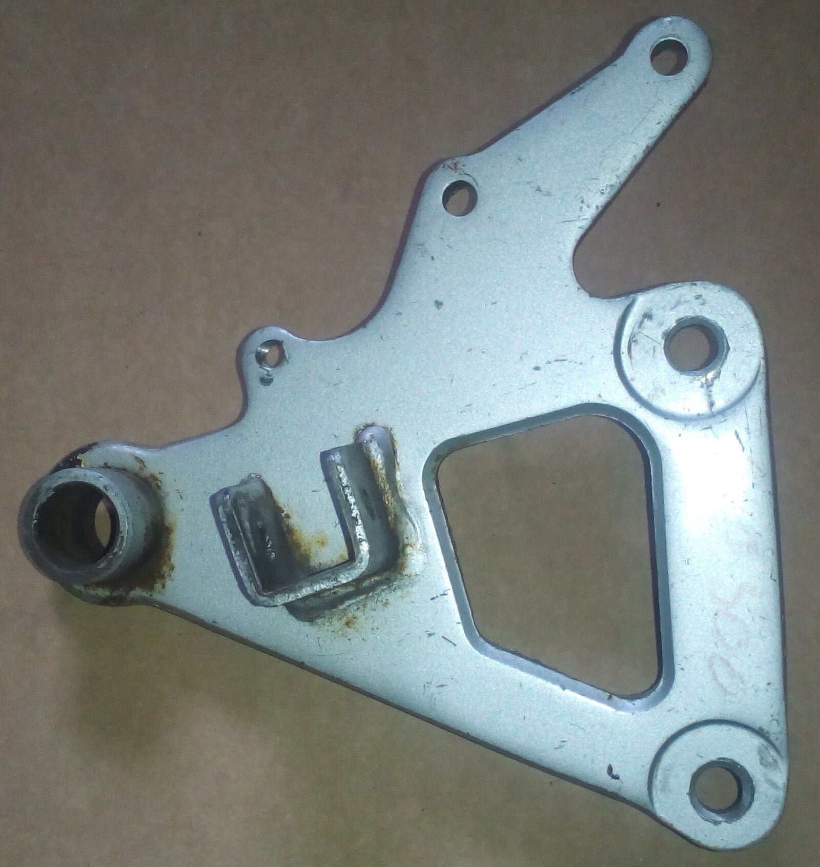 Platine repose pied Suzuki 500 GS 1989-2002 ref-00485