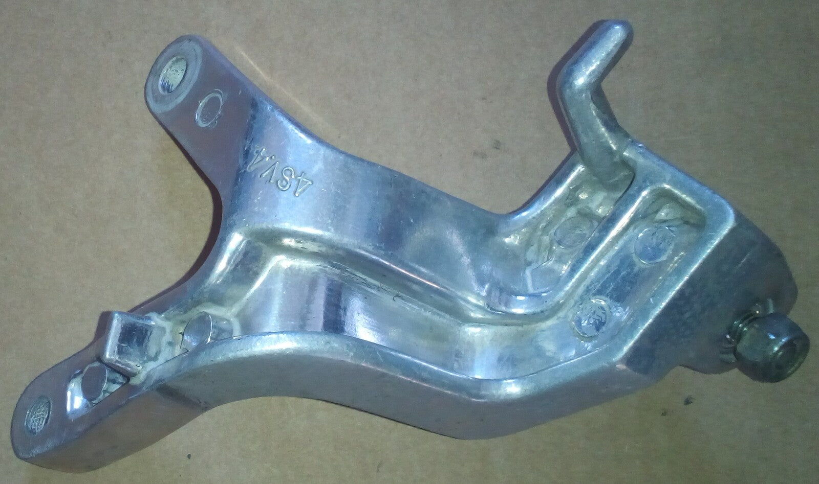 Platine repose pied Yamaha YZF 1000 Thunderace 1996-2001 ref-00506