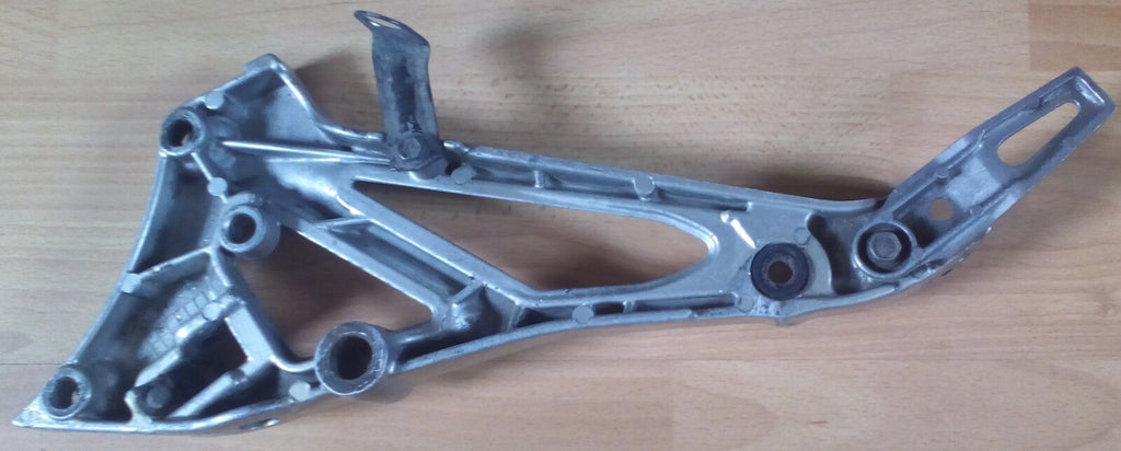 Platine repose pied Suzuki 550 GSX 1983-1987 ref-00511