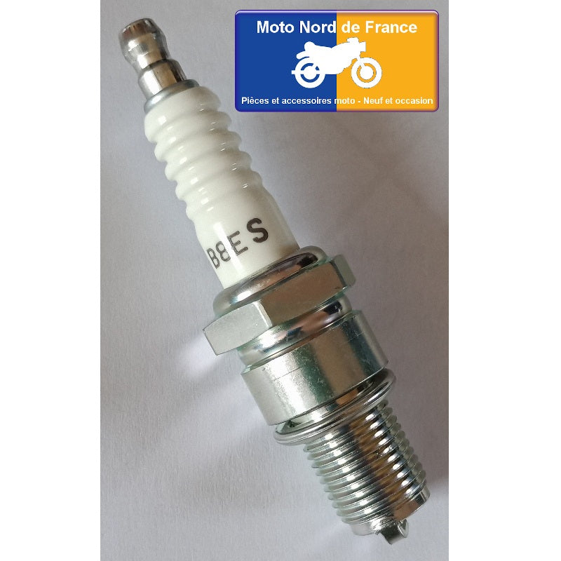 Bougie d'allumage NGK B8ES pour Yamaha 125 DTMX 1977-1981