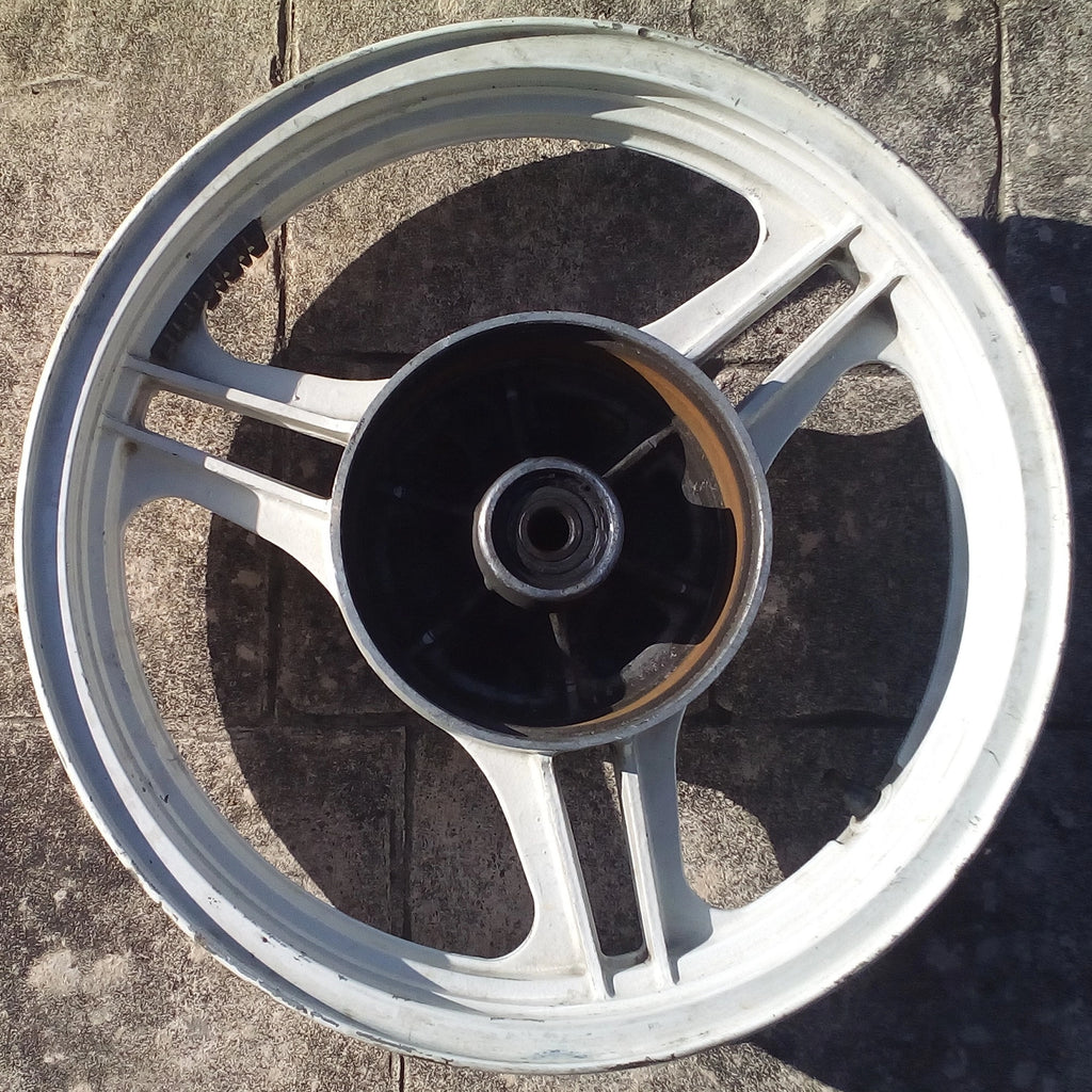 Jante arrière d'occasion pour Kawasaki GPZ 500 S 1987-1993 ref-00808